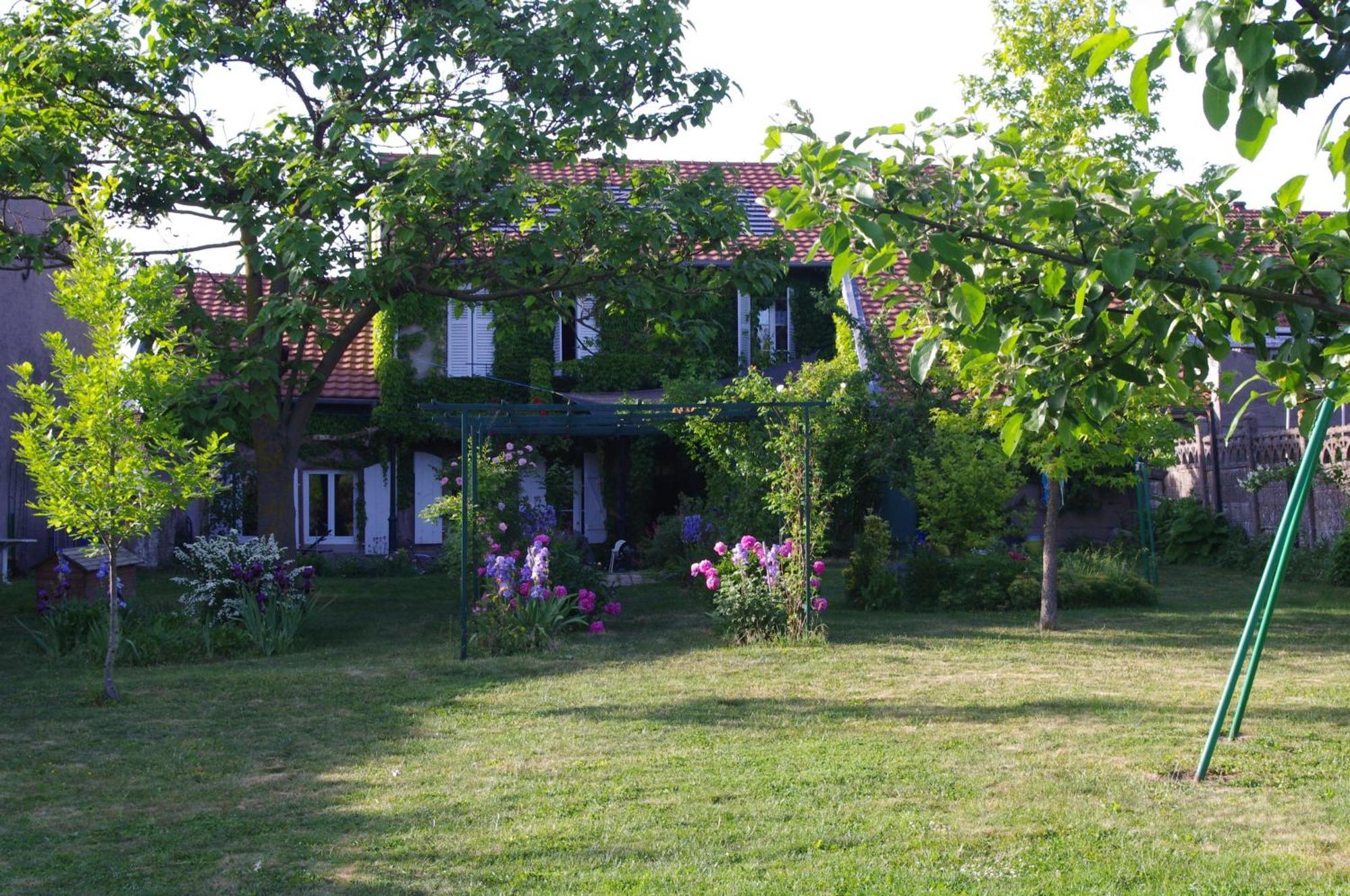 Chambres D'Hotes Au Presbytere Racrange Bagian luar foto